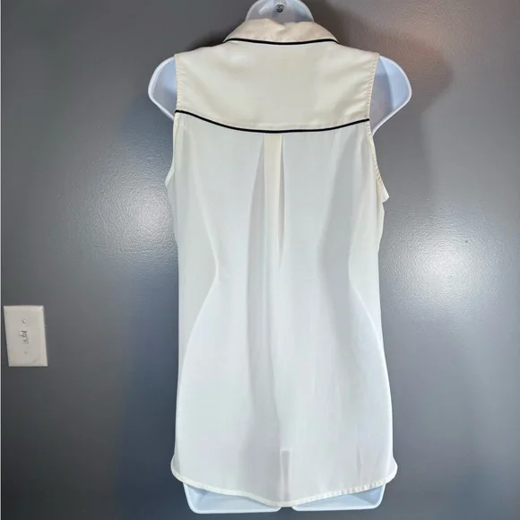 Express Portofino Sleeveless Blouse Black Piping White Button Front Top M - Picture 5 of 10